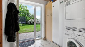 Interior - Home for the family in quiet surroundings (Hadsund)