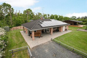 Exterior - Home for the family in quiet surroundings (Hadsund)