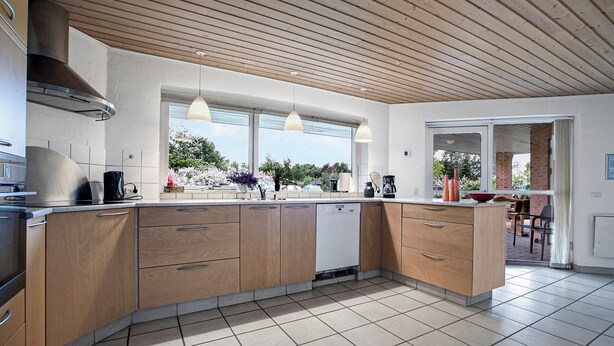 Coffee/tea maker, fridge, microwave, oven - Home for the family in quiet surroundings (Hadsund)
