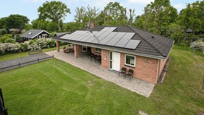 Exterior - Home for the family in quiet surroundings (Hadsund)