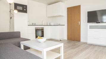 Fernseher, Tischtennisplatte