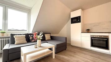 Fernseher, Tischtennisplatte