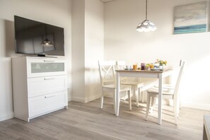Dining - DA 25/3 - Cozy vacation apartment in Cuxhaven-Duhnen - Only 500 m to the beach! - (Cuxhaven)