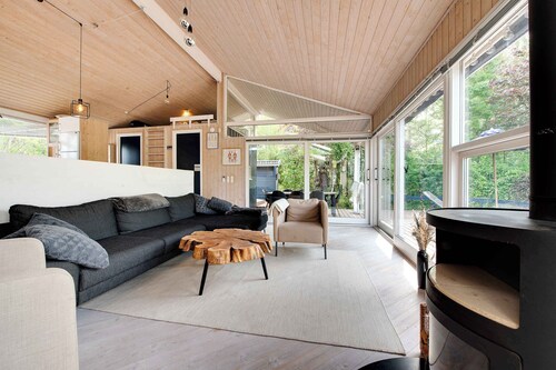 Summer house with terrace overlooking nature