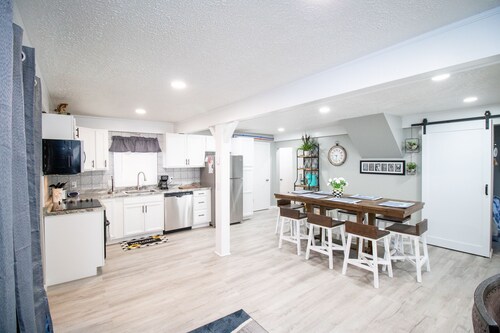 Bayside views, walk to beach & restaurants