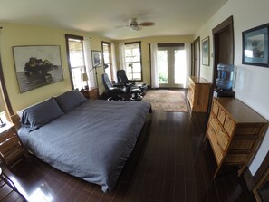 3 bedrooms, desk, iron/ironing board, free WiFi