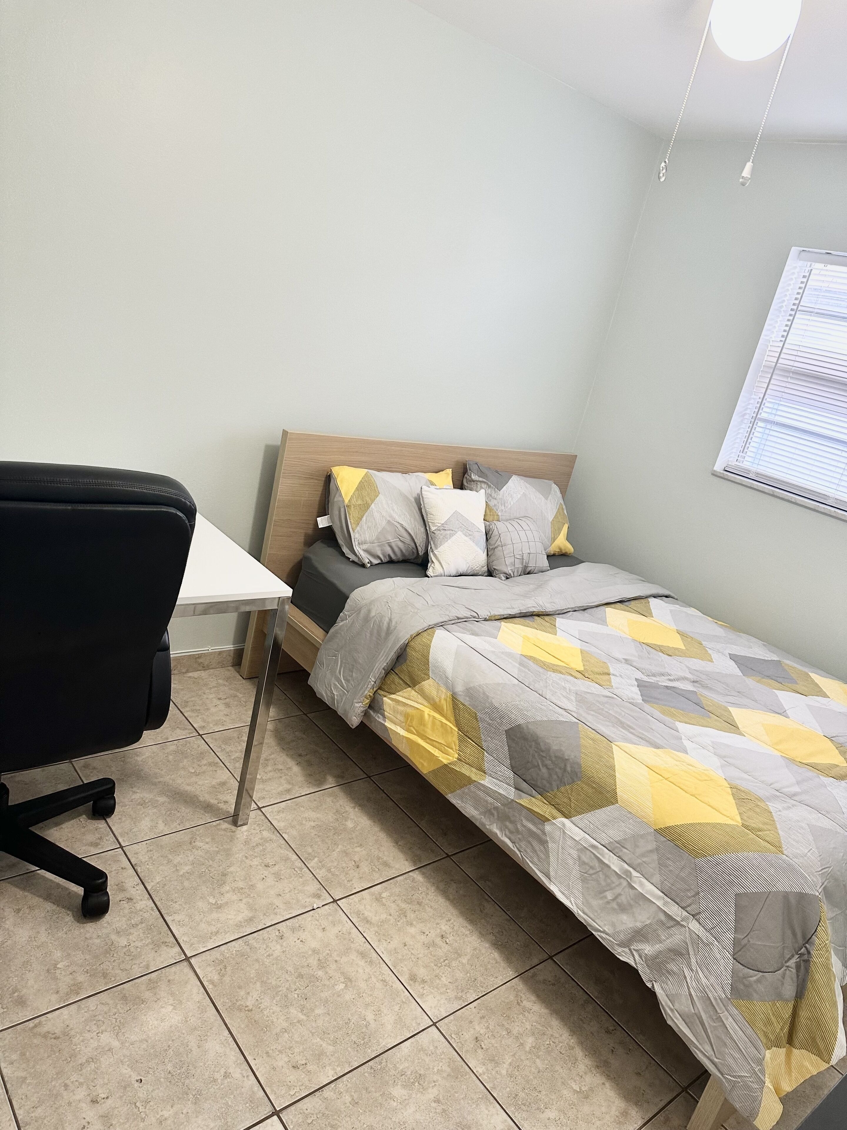 Cozy home in Pompano Beach 2 Miles from Beach