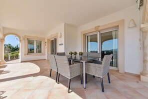 Outdoor dining - Villa MyPlaceToBe Moraira (Moraira)