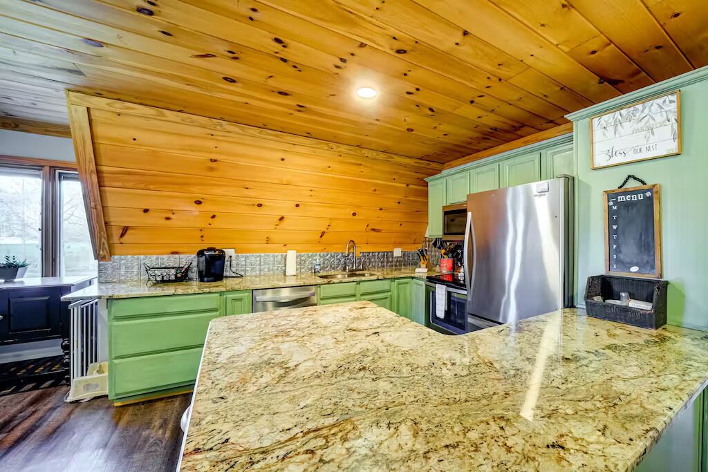 Creekside Retreat on Mountaintown Creek