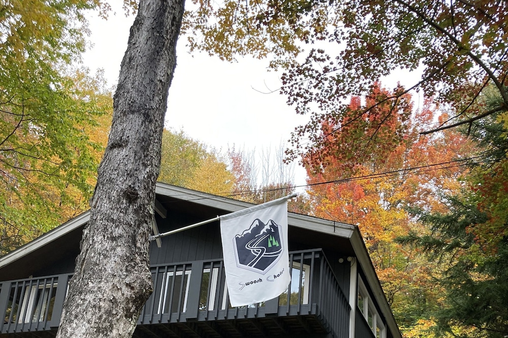 Cozy ski chalet - w/ Assoc amenities. 10 mins from Mount Snow