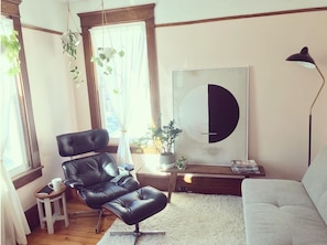 Living area - Beautiful Victorian In Kingston NY (Kingston)