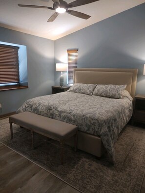 2 多间卧室、办公桌、熨斗/熨衣板、WiFi