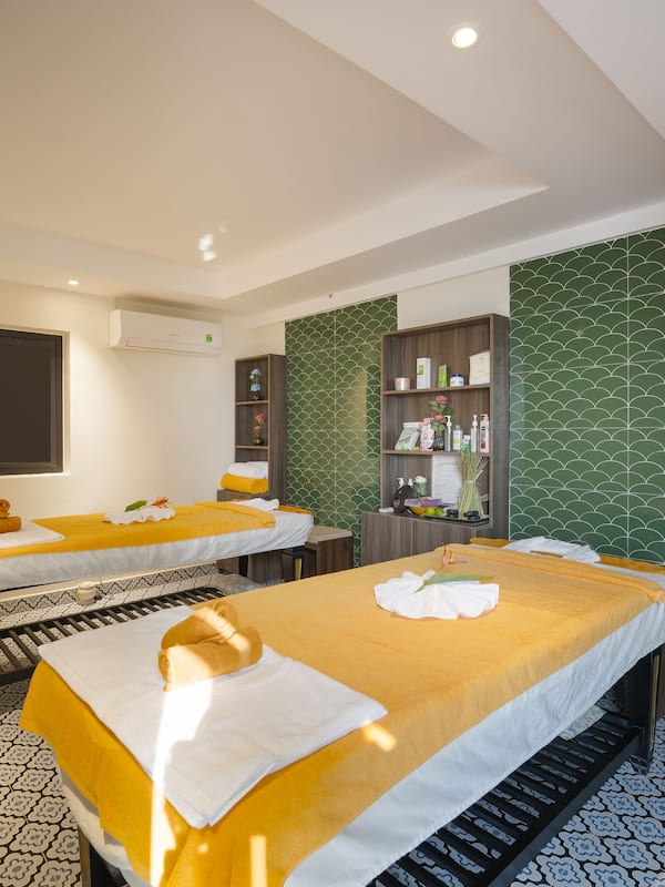 Trị liệu toàn thân, liệu pháp hương thơm, massage đá nóng, massage Thái
