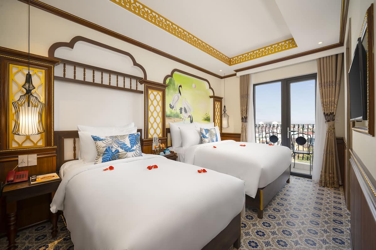 2 phòng ngủ, bộ đồ giường cao cấp, minibar, két bảo mật tại phòng