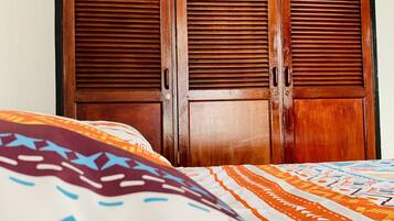 4 bedrooms, WiFi, bed sheets