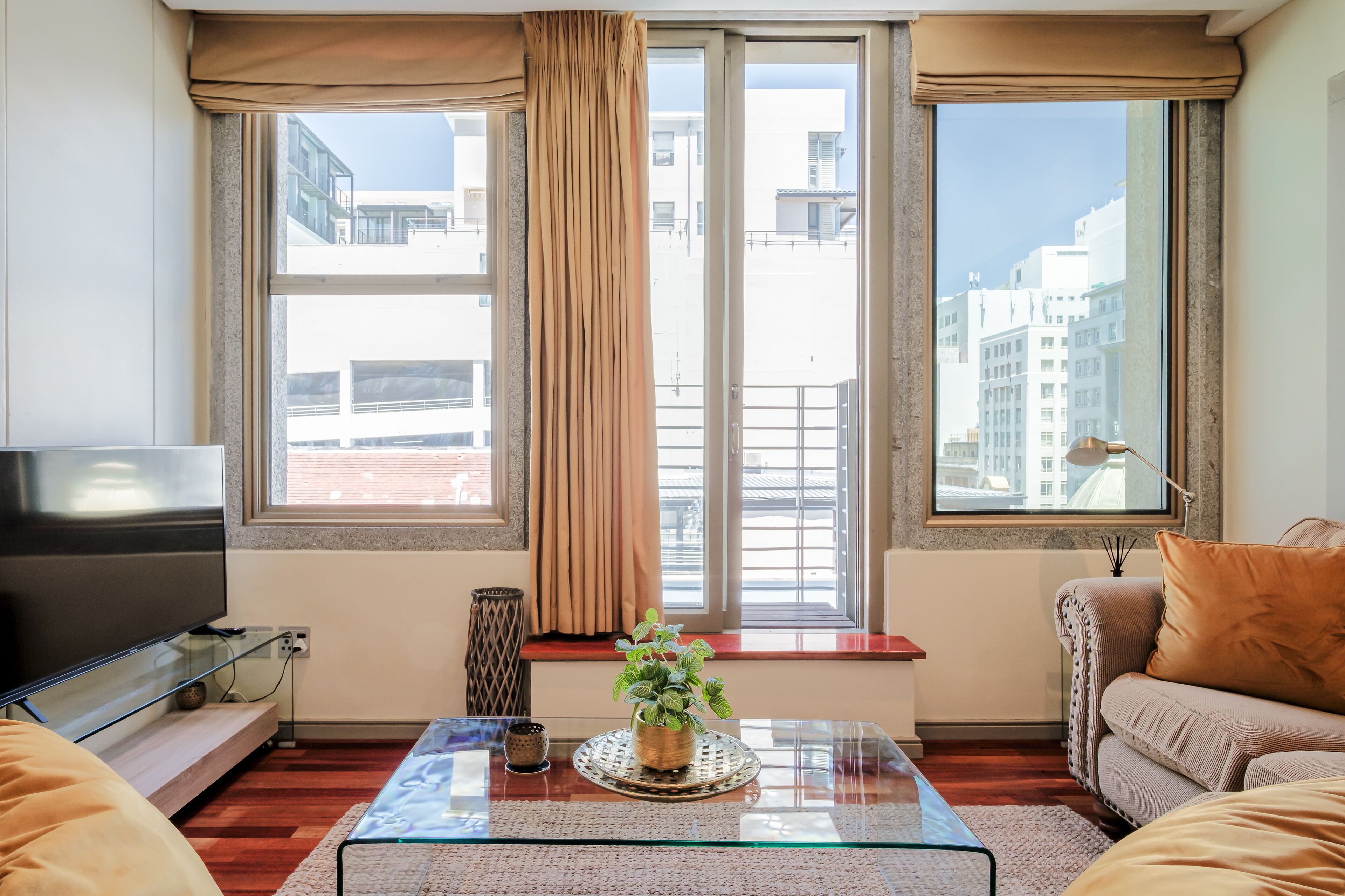 Cartwrights City View