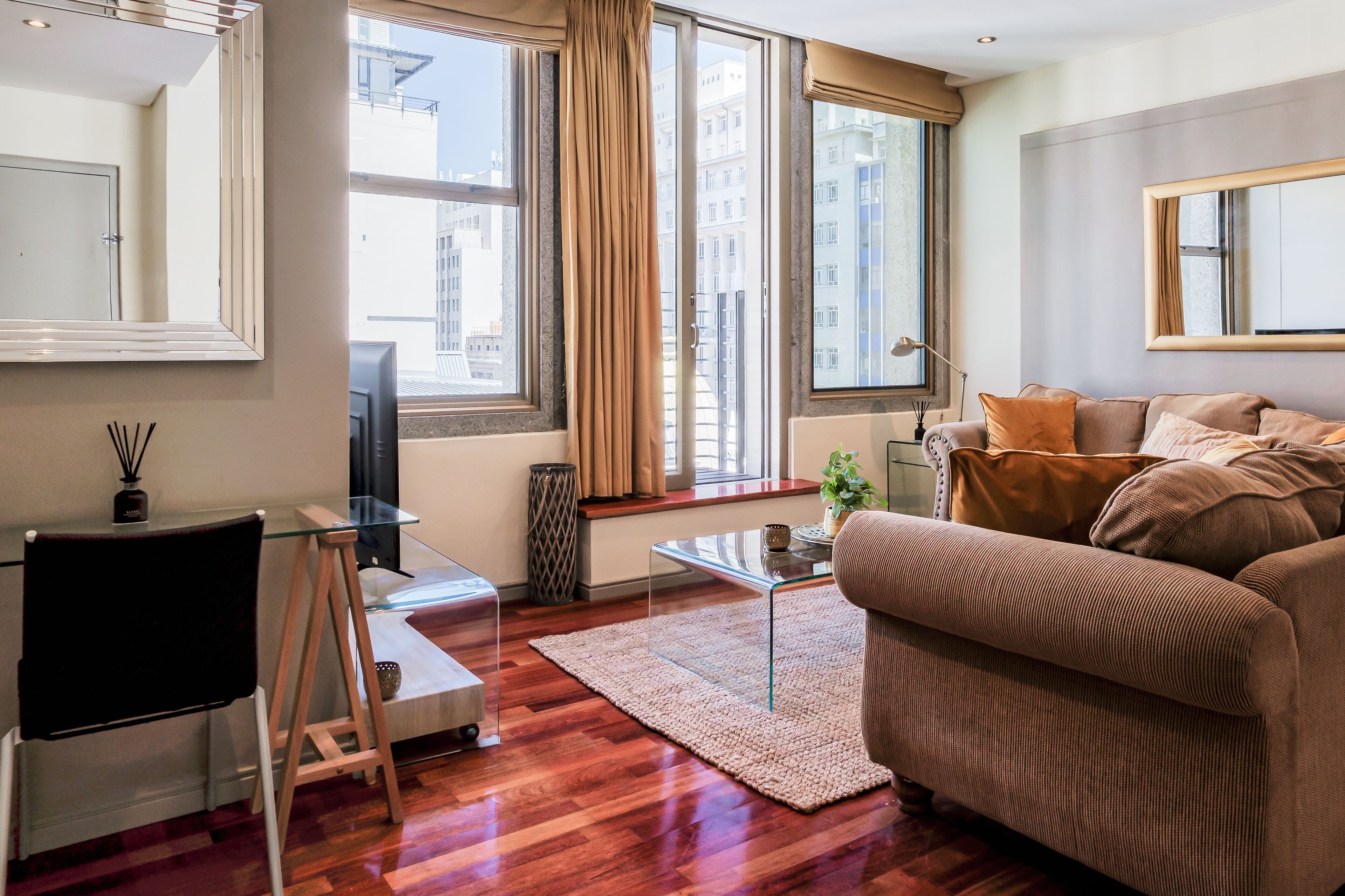 Cartwrights City View