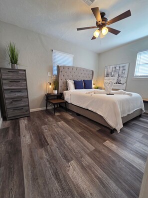 2 bedrooms, iron/ironing board, WiFi, bed sheets