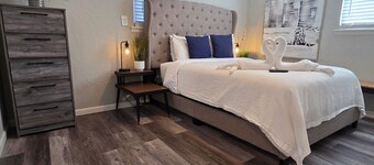Stylish, Cozy, and Clean 2 Bedroom