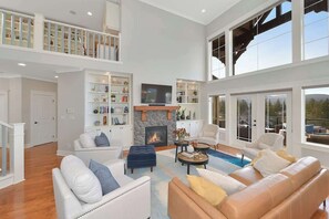 TV, fireplace, offices