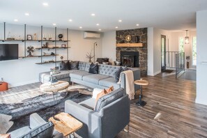 Smart TV, fireplace, table football, ping pong