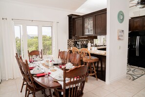 Casa Confort, 2 habitaciones | Comedor