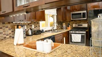 Maison Confort, 2 chambres | Cuisine privée