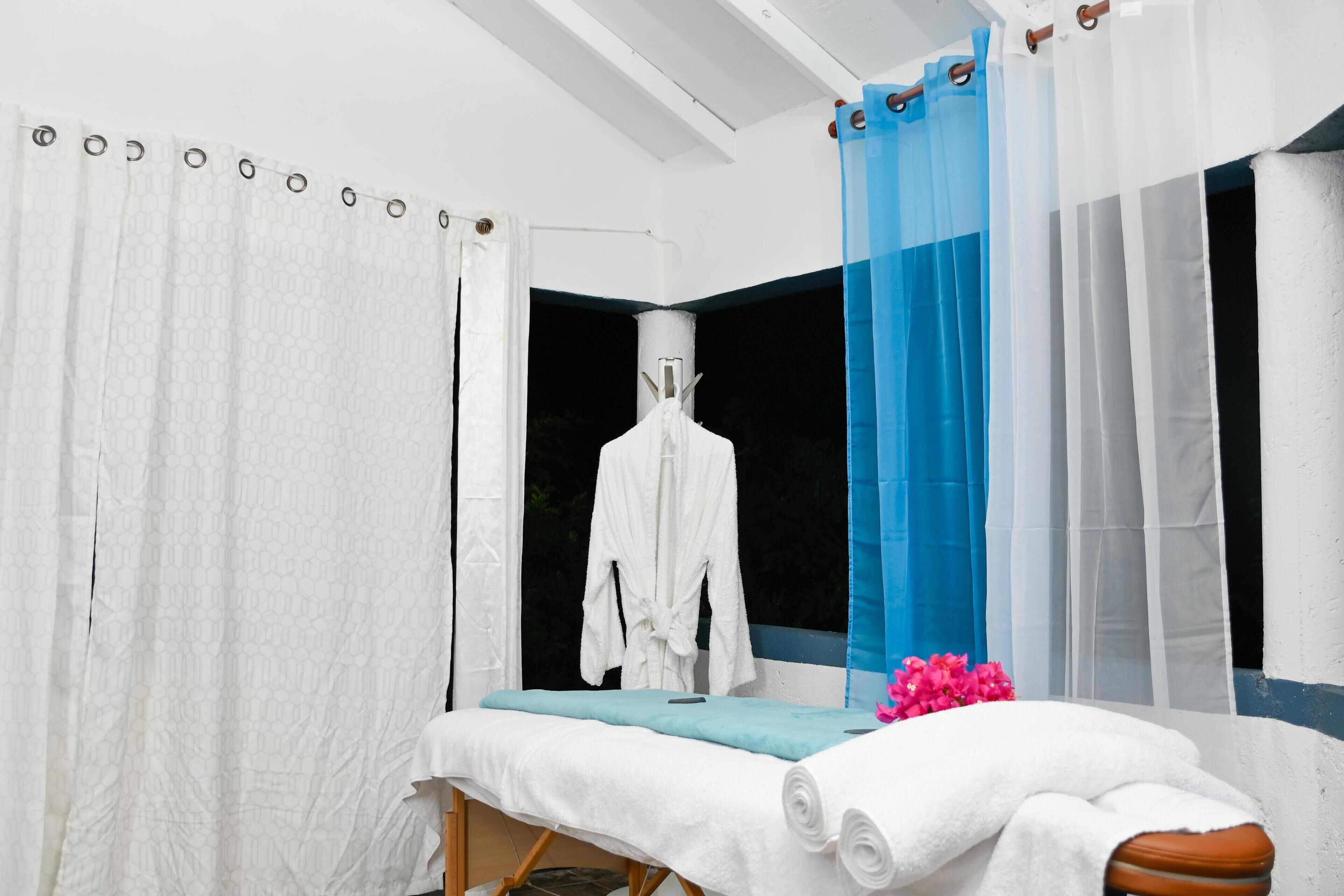 아로마테라피, 핫스톤 마사지, 딥티슈 마사지, 스웨덴식 마사지, 스포츠 마사지, 페이셜 트리트먼트