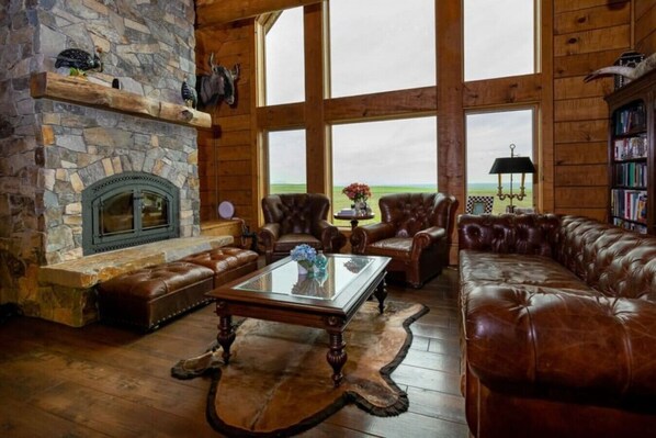 Smart TV, fireplace, offices