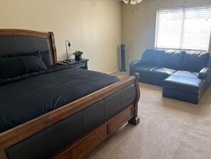 4 bedrooms, WiFi - Cozy 4 bedroom home! (Phoenix)