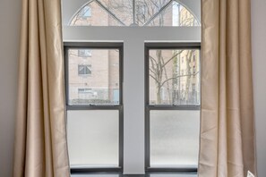 Interior - Classic East Village 1BR w/ W/D, nr cafes, by Blueground (Downtown)