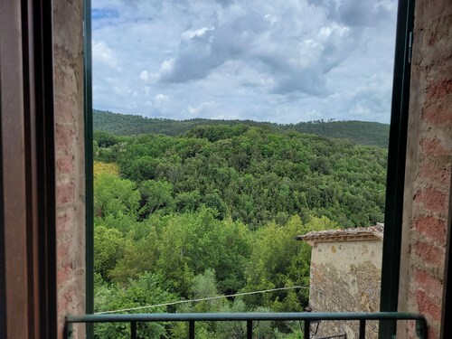 Romantische Wohnung in einem Weiler in der sienesischen Landschaft
