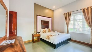 Deluxe Double Balcony Pool View | Desk, laptop workspace, soundproofing, free WiFi - SANNA VILLA Residence (Siem Reap)