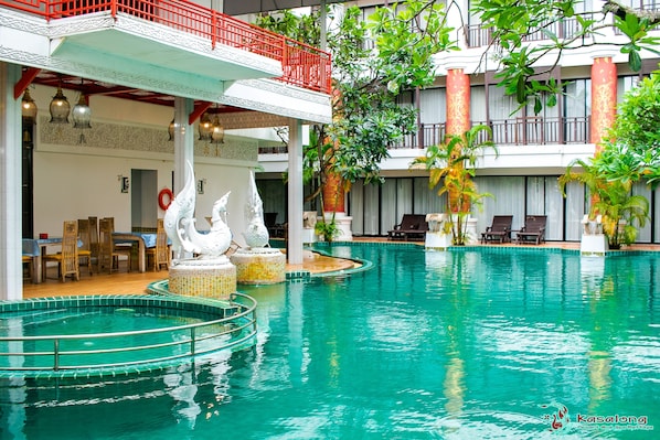 2 piscinas al aire libre