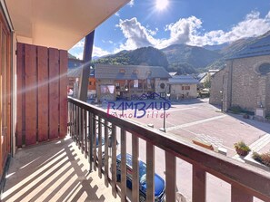 Property grounds - Studio Cabin in center Valloire with Free Wifi (VALLOIRE)