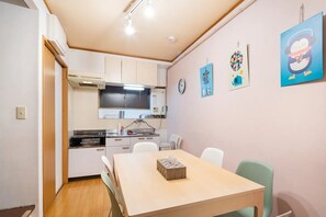 House | 2 bedrooms, blackout drapes, iron/ironing board, free WiFi - North Shinjuku house (Tokyo)