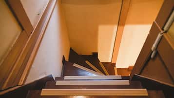 House | 2 bedrooms, blackout drapes, iron/ironing board, free WiFi