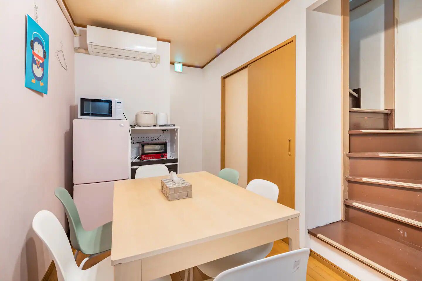 House | 2 bedrooms, blackout drapes, iron/ironing board, free WiFi