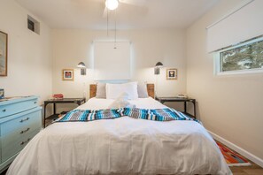 1 bedroom, desk, iron/ironing board, free WiFi - Seasons Greetings Sale (Hot Springs)