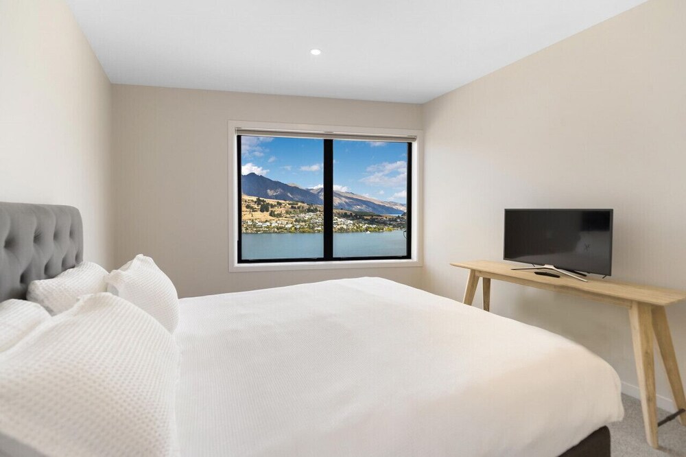 High Rise Views (Luxury Retreat) Queenstown Vrbo