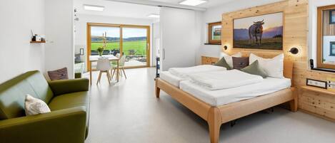 2 bedrooms, bed sheets, wheelchair access