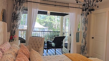 3 bedrooms, desk, WiFi, bed sheets