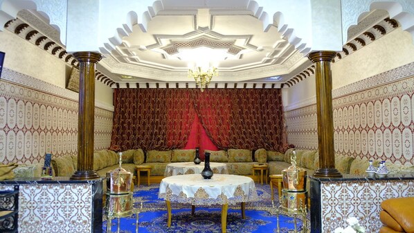 Chambre Double Familiale | Coin séjour