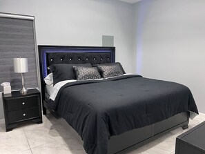 2 bedrooms, desk, WiFi, bed sheets