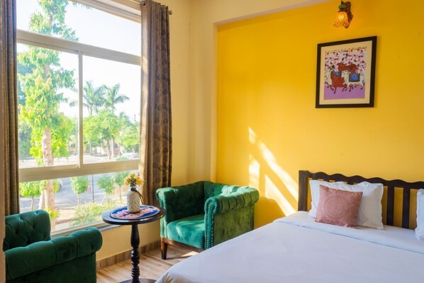 Premium-huone | Tallelokero huoneessa, silitysrauta/-lauta, ilmainen Wi-Fi