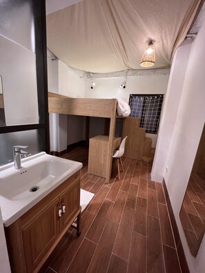 Egyptian cotton sheets, premium bedding, down duvets