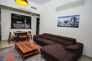 TV - Adorable 1BDR apartment in Sport City (Dubai)