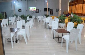 Dining - Ruzizi Hotel 1 BWIZA. A place to Call Home. (Bujumbura)