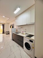 标准单人房 | 私人厨房 | 冰箱、电热水壶