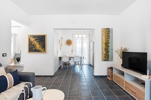 TV - Villa Del Glicine - Santa Maria ... (Santa maria del focallo)